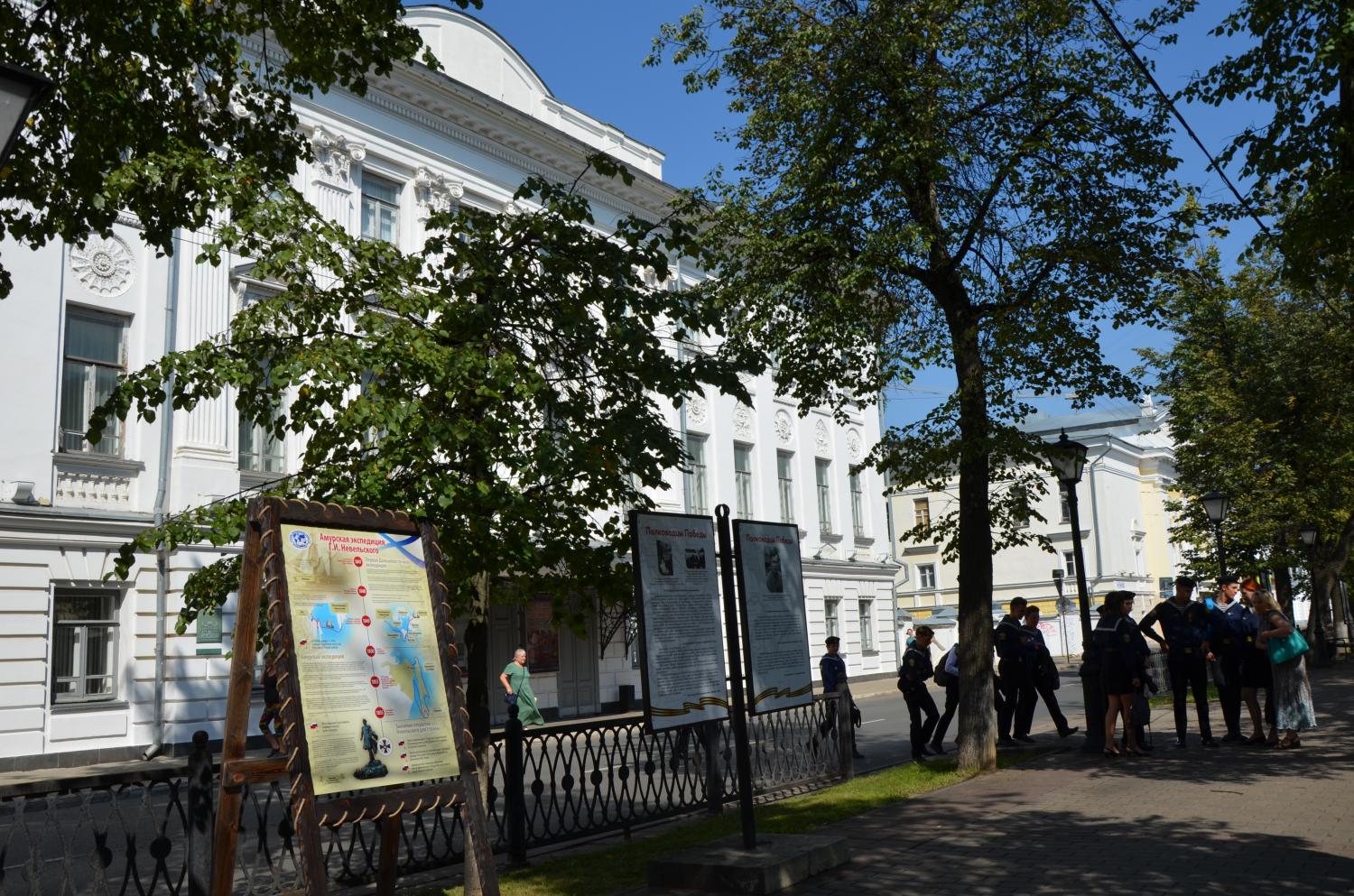 В Костроме, у здания Дворянского собрания, появилась новая достопримечательность