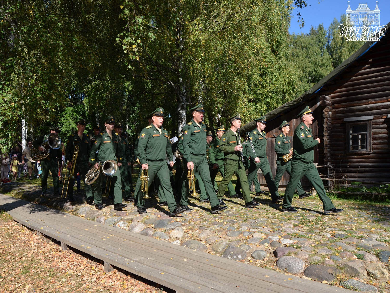 Семейный фестиваль «Карусель народных игр»: фотоотчёт
