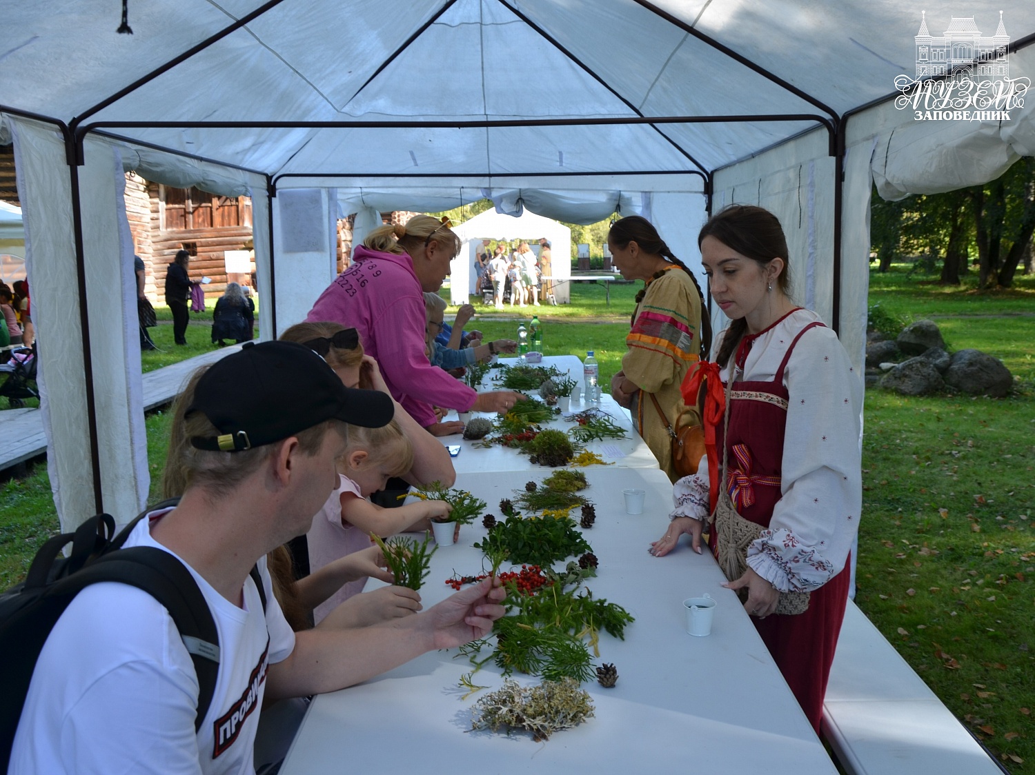 Семейный фестиваль «Карусель народных игр»: фотоотчёт