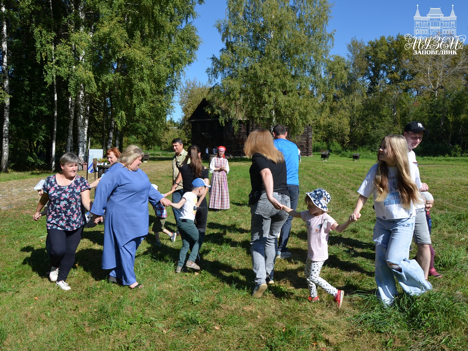 Семейный фестиваль «Карусель народных игр»: фотоотчёт