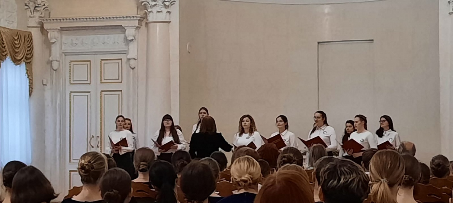 Прекрасные голоса в Дворянском собрании