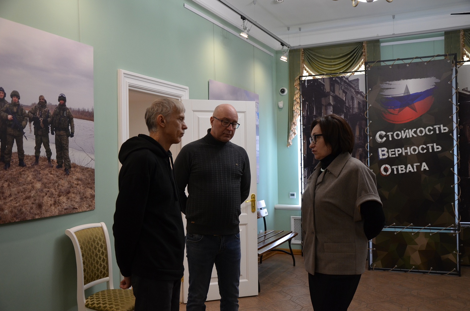 Костромские художники на передовой создают портреты участников спецоперации