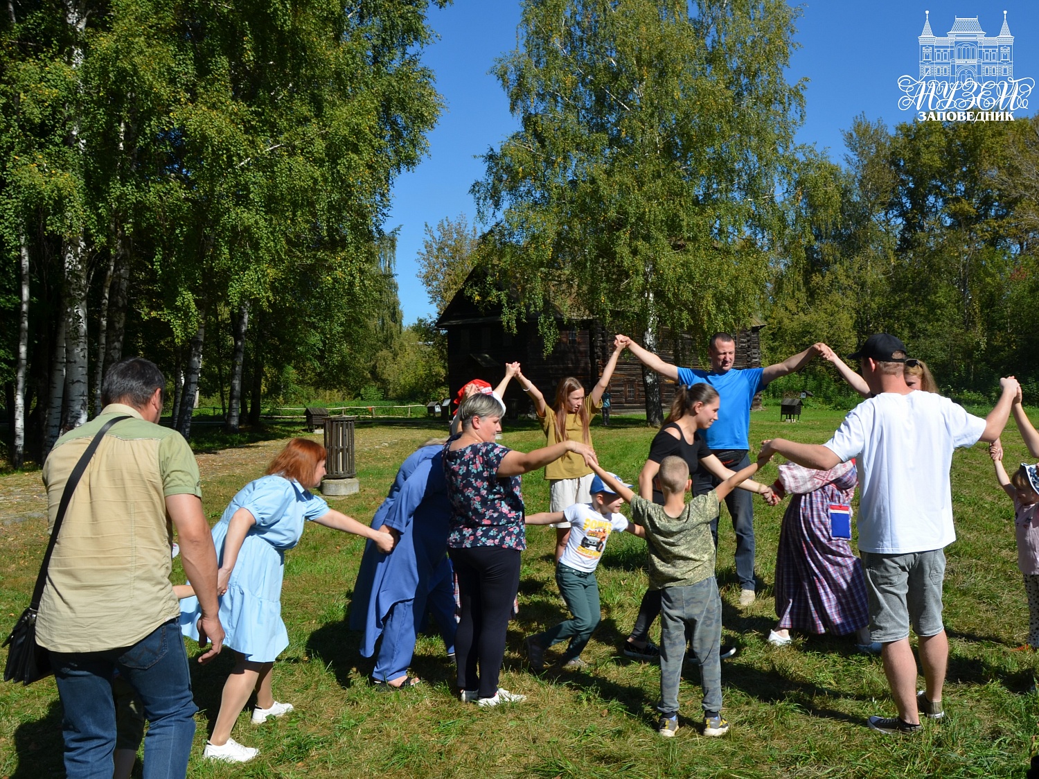 Семейный фестиваль «Карусель народных игр»: фотоотчёт