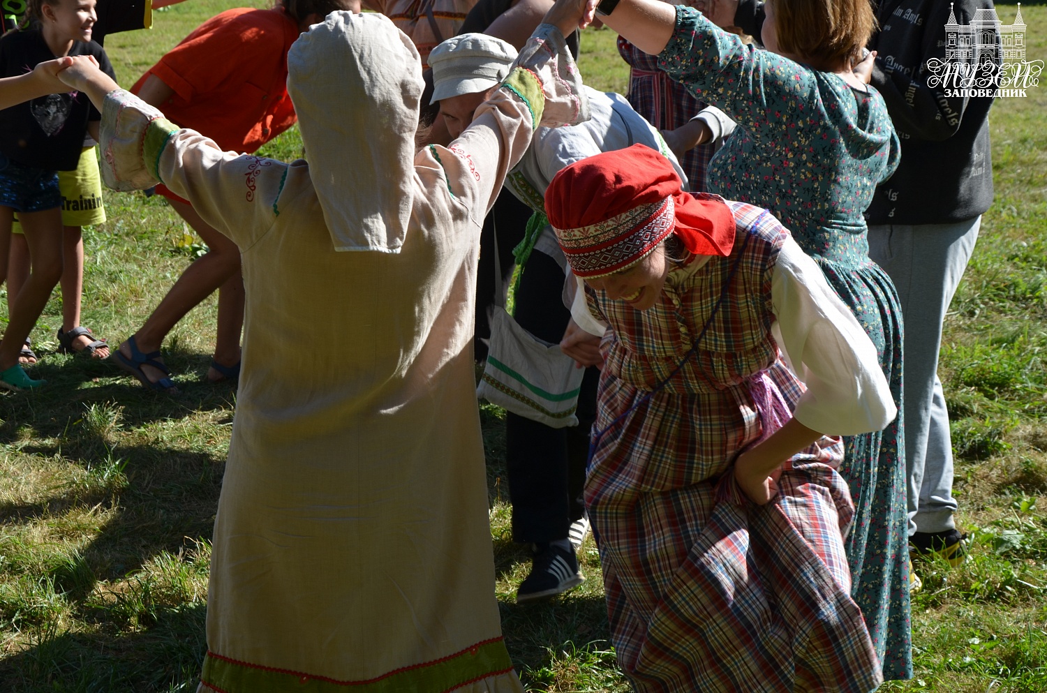 Семейный фестиваль «Карусель народных игр»: фотоотчёт