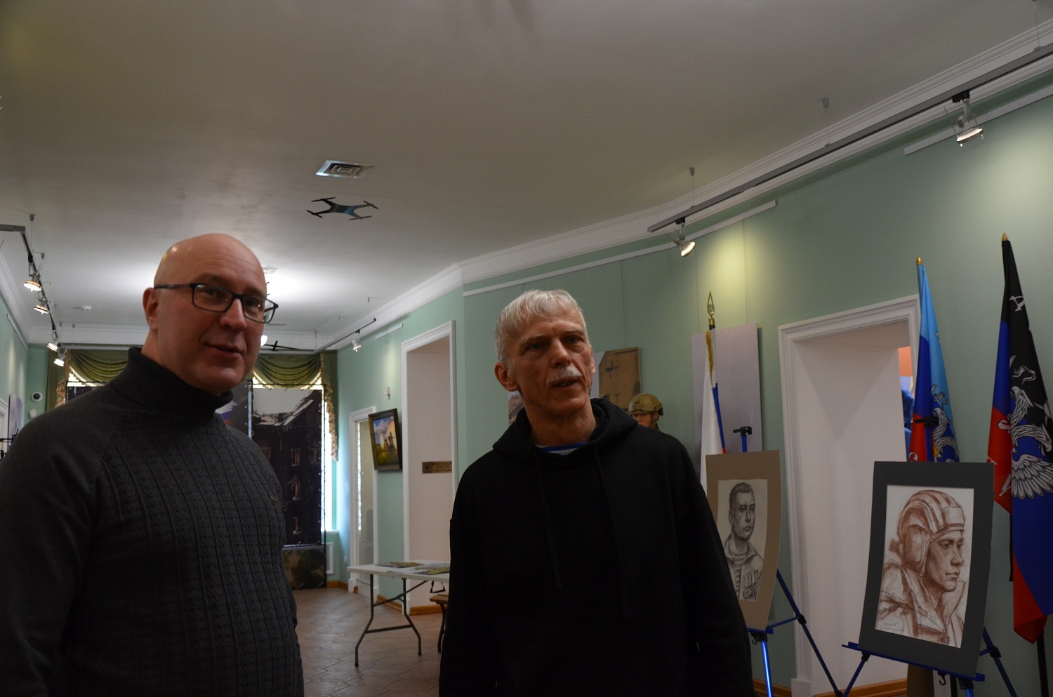 Костромские художники на передовой создают портреты участников спецоперации