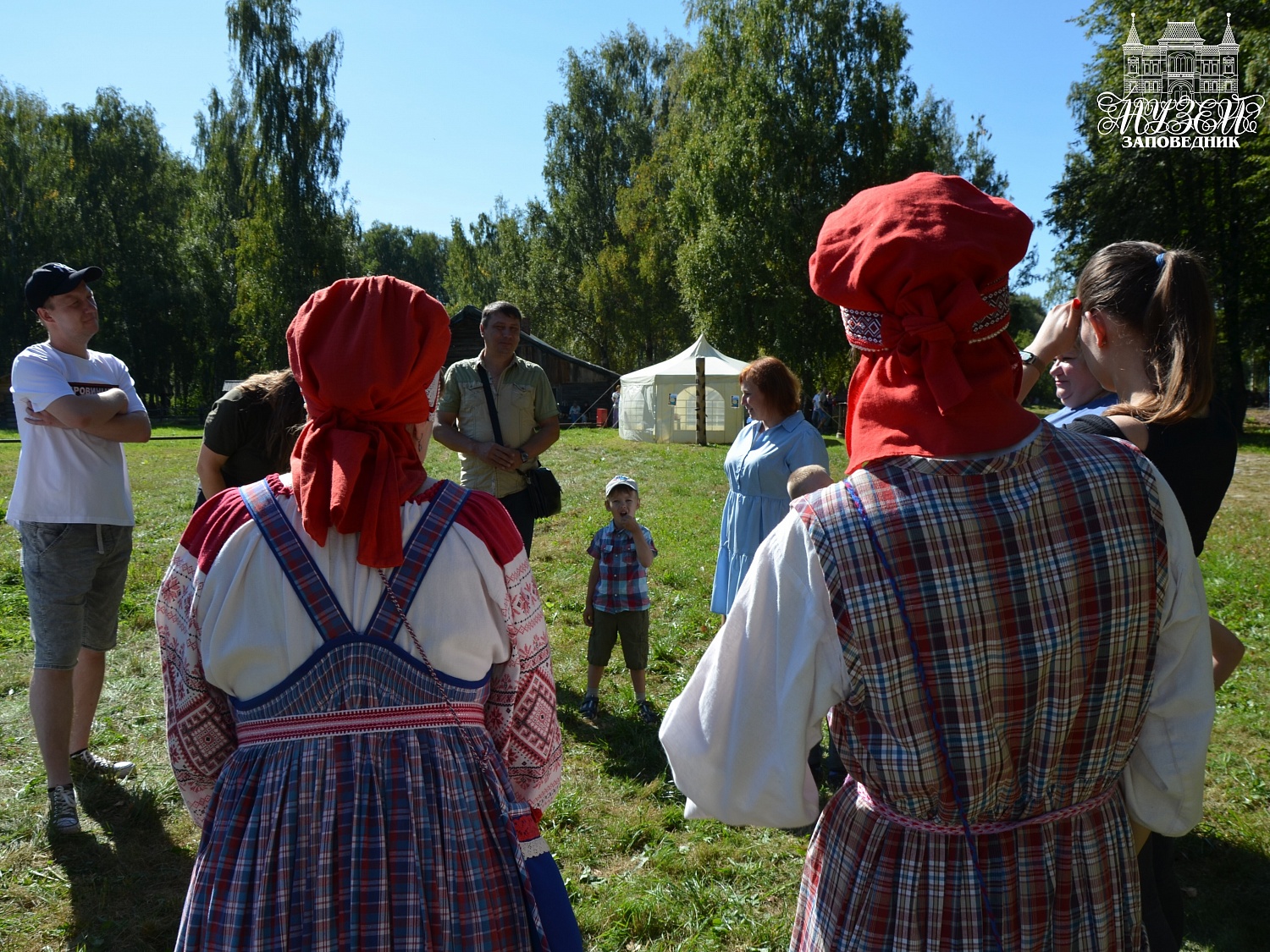 Семейный фестиваль «Карусель народных игр»: фотоотчёт