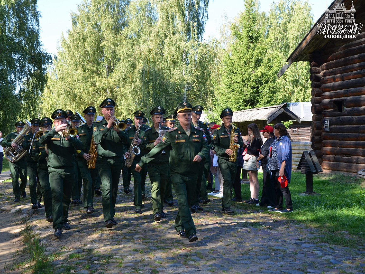 Семейный фестиваль «Карусель народных игр»: фотоотчёт