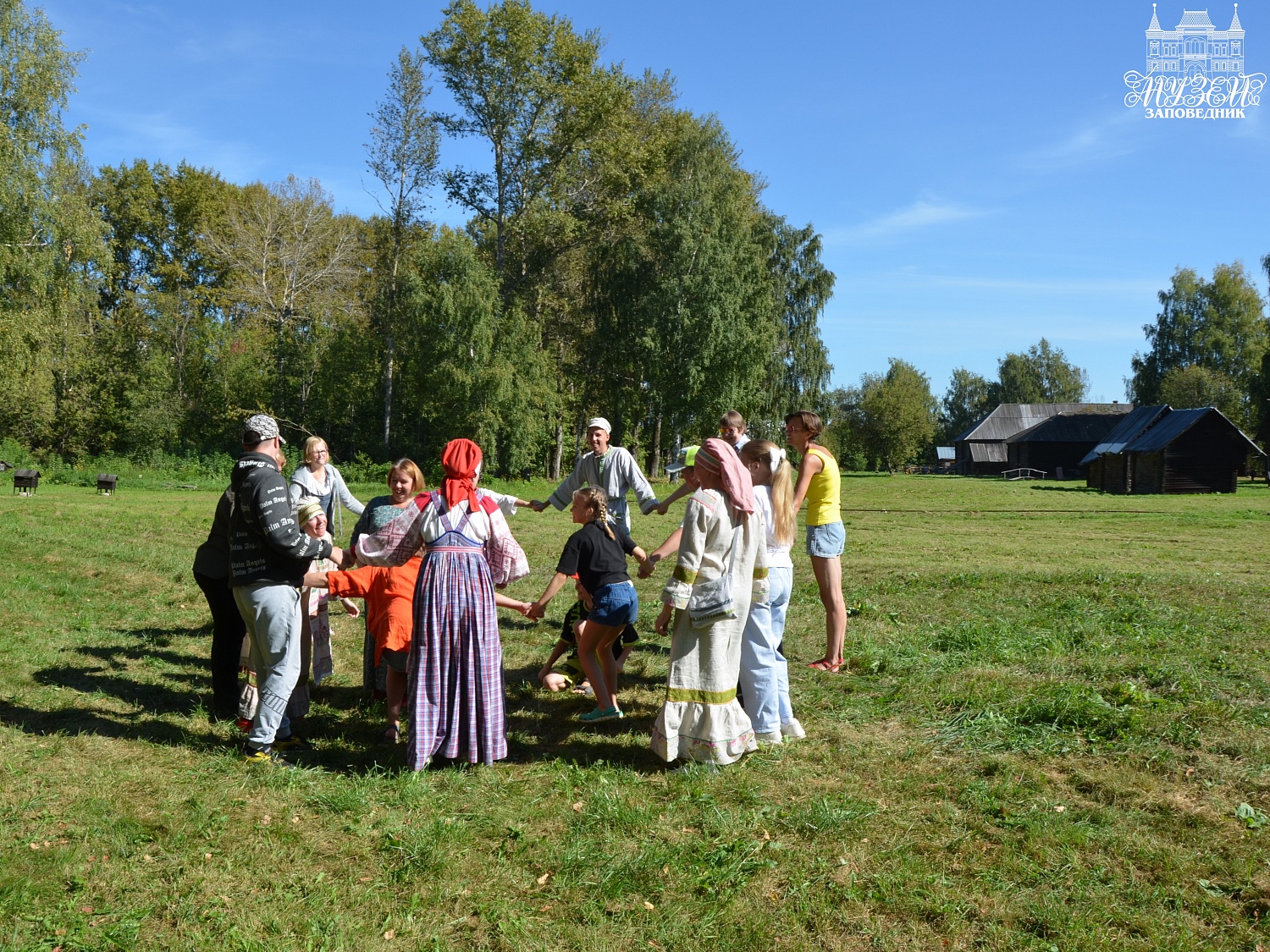 Семейный фестиваль «Карусель народных игр»: фотоотчёт
