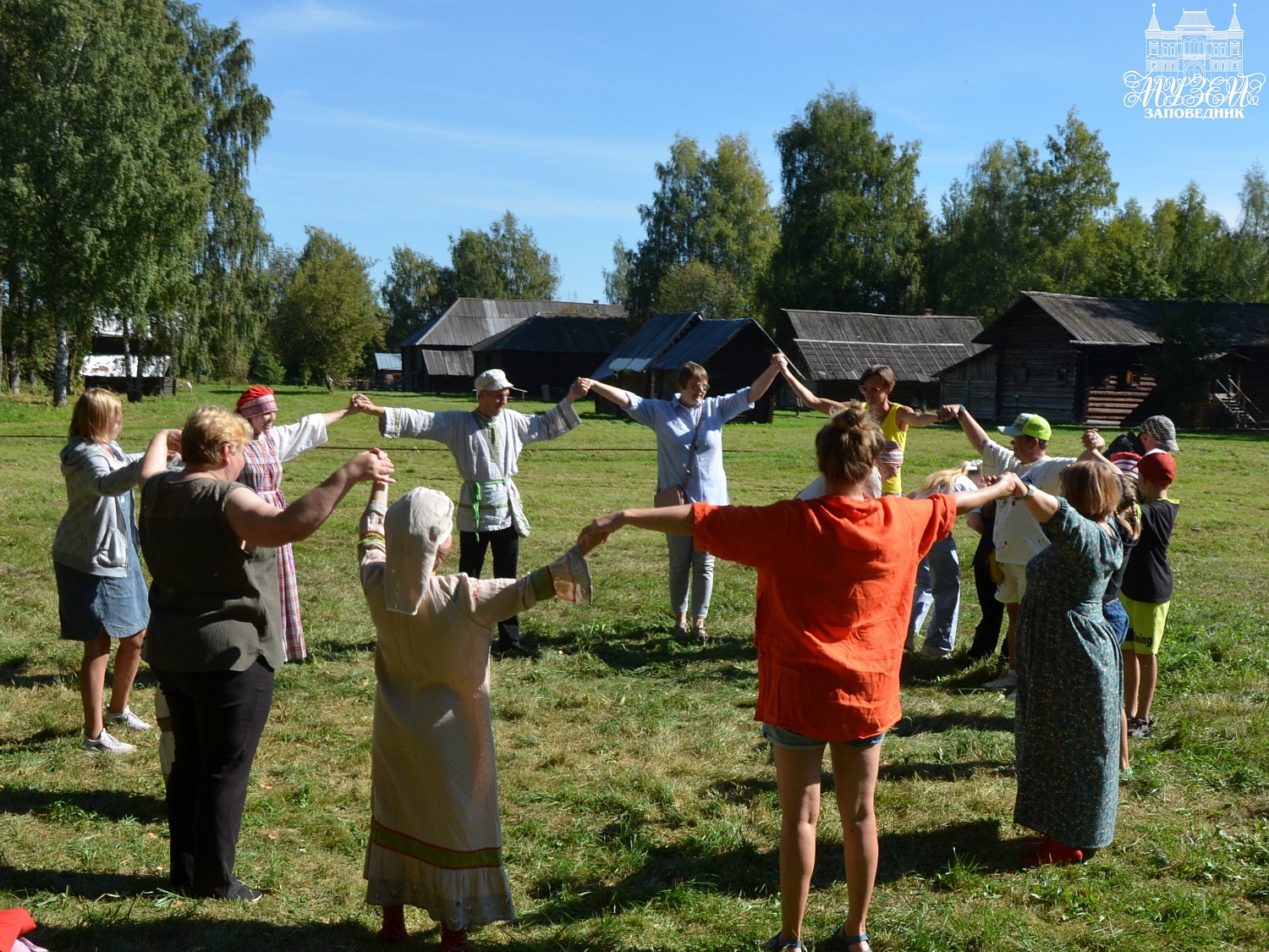 Семейный фестиваль «Карусель народных игр»: фотоотчёт