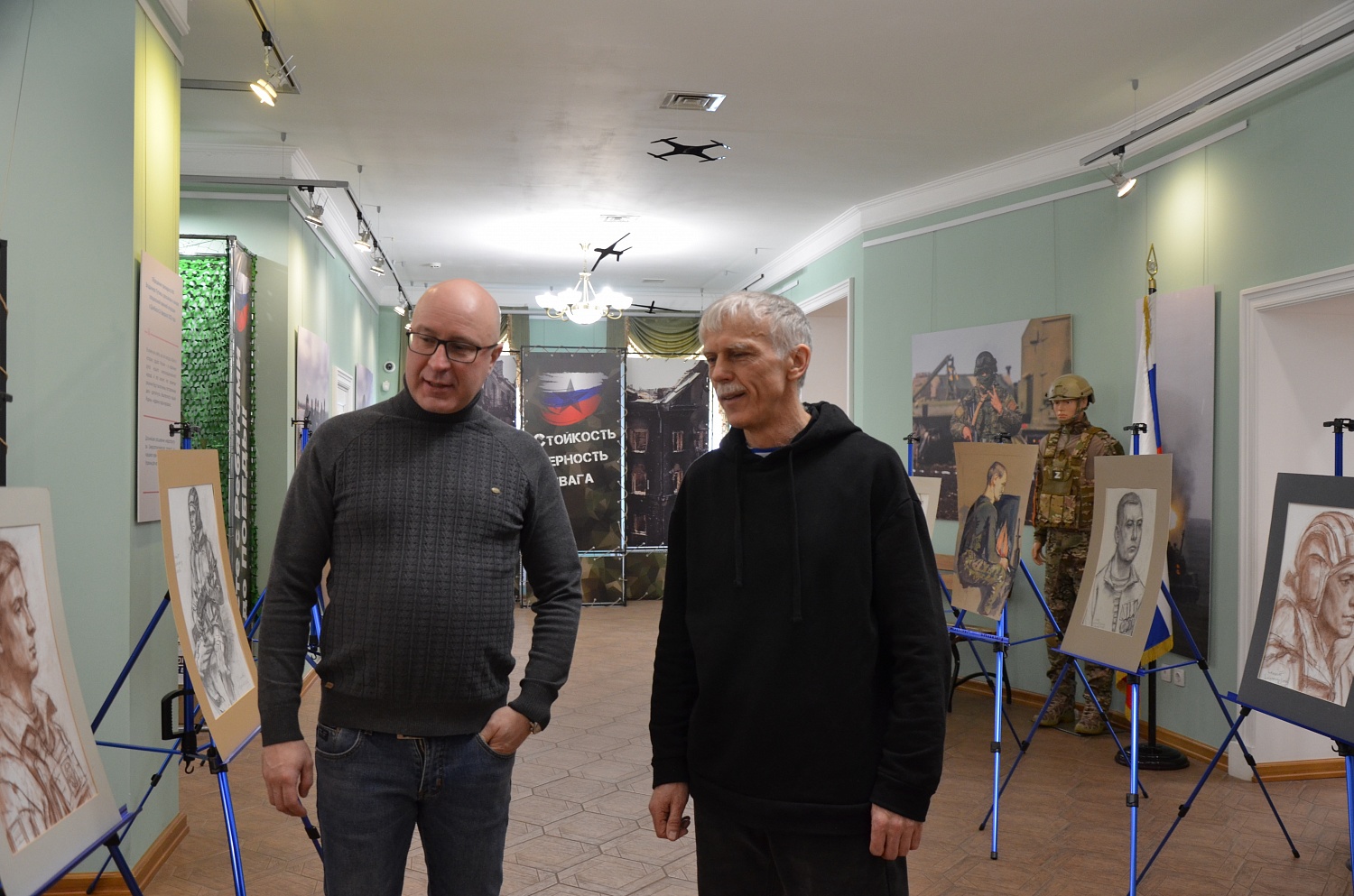 Костромские художники на передовой создают портреты участников спецоперации