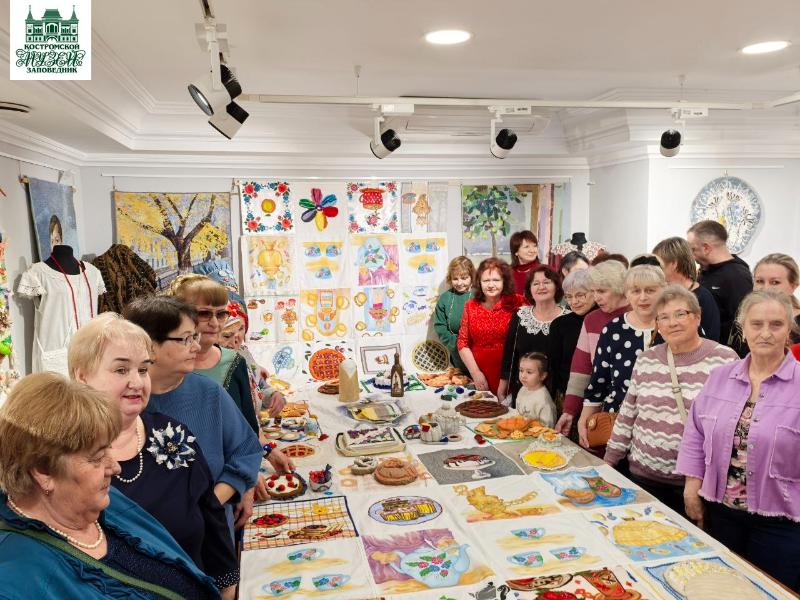Костромские мастерицы показали всё, что они «натворили» за год Костромские мастерицы показали всё, что они «натворили» за год